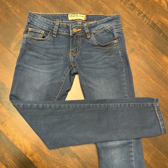 Levi Skinny Jeans - Picture 6 of 7